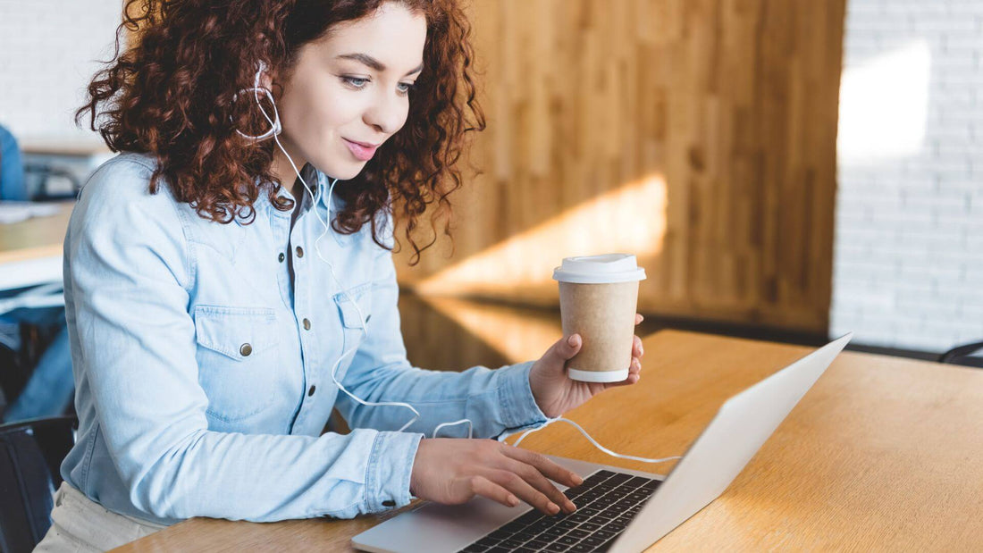 5 Tips To Combat Digital Stress (Even When You Work Online!)